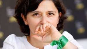 SEPIDEH FARSI: Taking Risks for Artistic Freedom