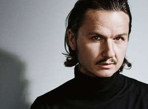 JEPPE RØNDE: At Home on Strange Ground