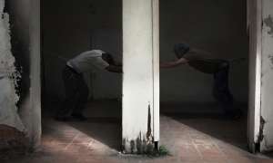 Excavating one’s house against oblivion
