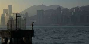 Blue Island, a film by Chan Tze Woon