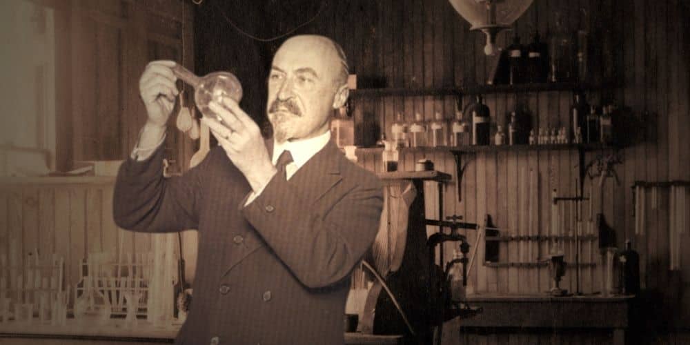 All Things Bakelite: The Age of Plastic, a film by John Maher