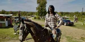 In The Bones, a film by Kelly Duane de la Vega, Zandashé Brown