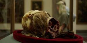 On the murderer’s side
