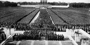 Fascinating fascism and seductive leaders