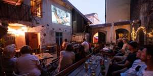 KineDok launches free manual highlighting untraditional screening venues