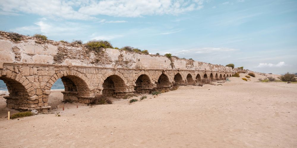 an ancient roman aqueduct in the desert