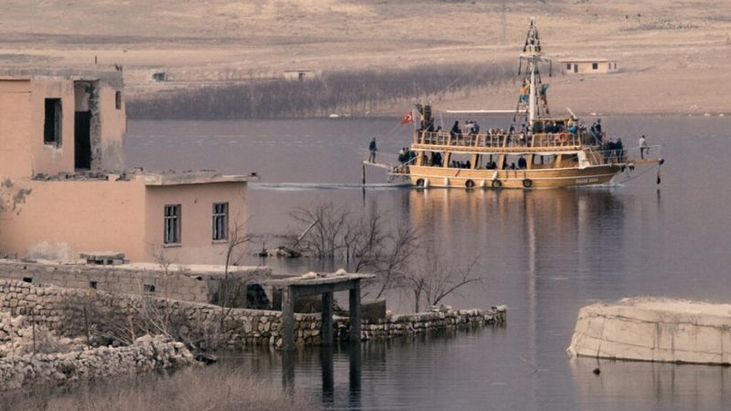 The Town that Drove Away, a film by Natalia Pietsch, Grzegorz Piekarski