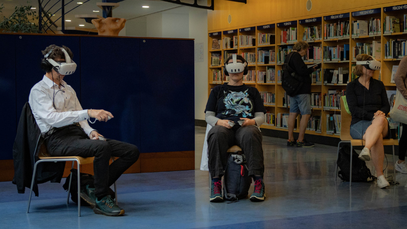 Kinedok VR in a public library